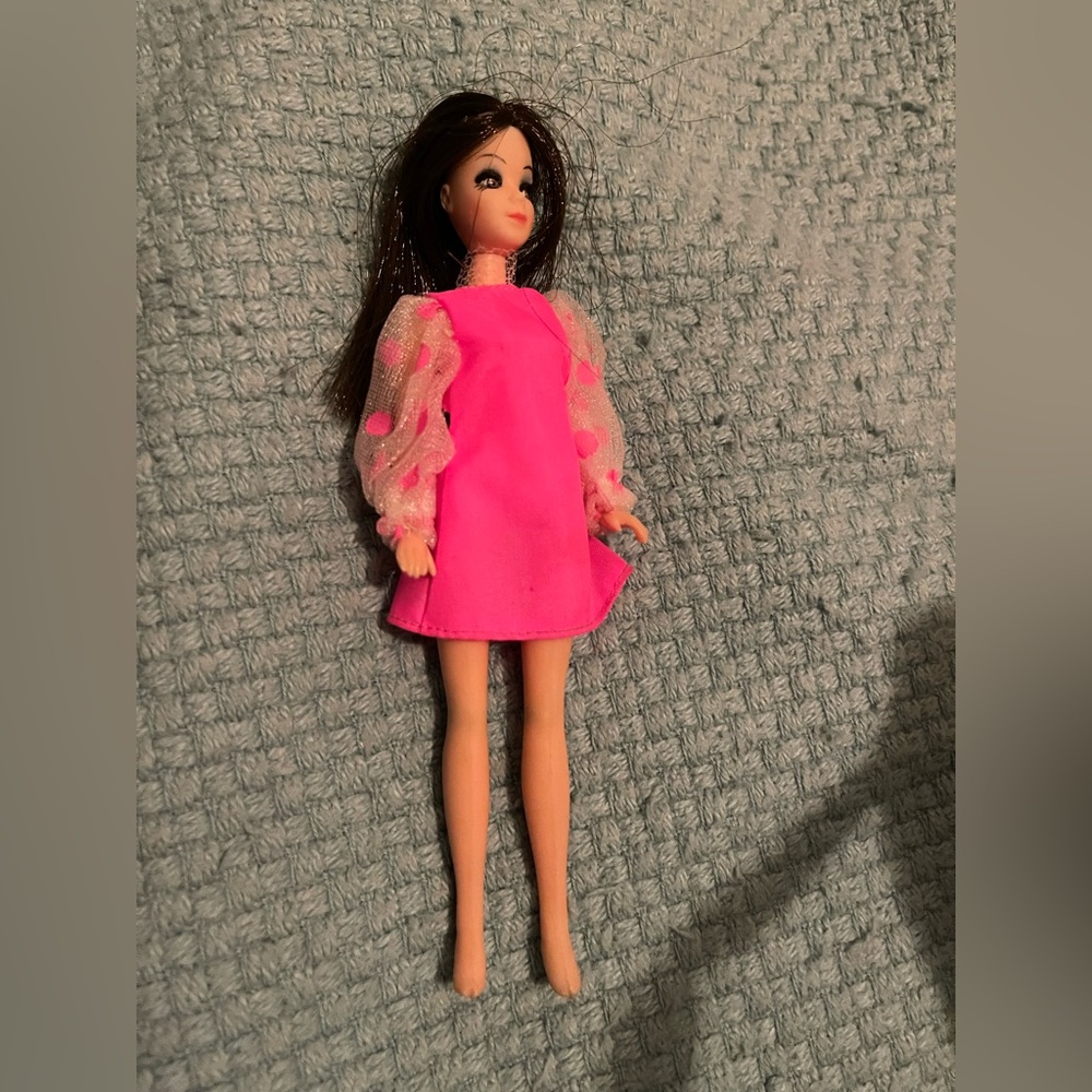 Vintage Topper Dawn Doll’s Brunette ANGIE doll With Original pink Dress
